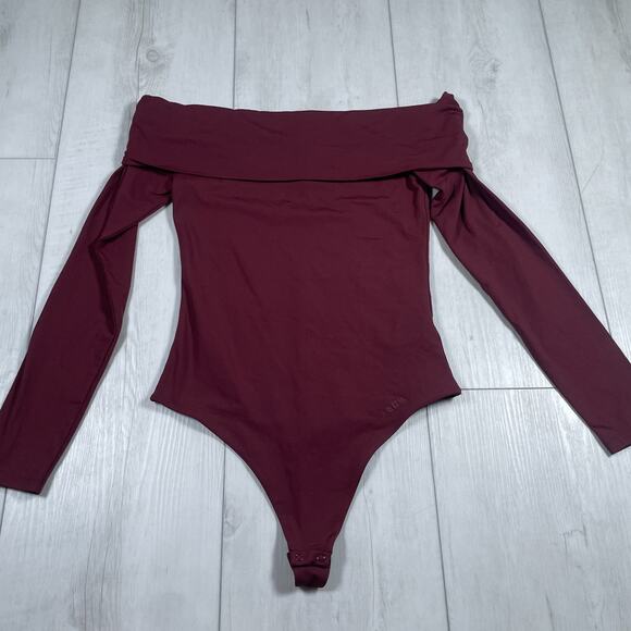 AritziaWomen's Medium Contour Deco Maroon Long Sleeve Bodysuit Off The Shoulder - Picture 1 of 10